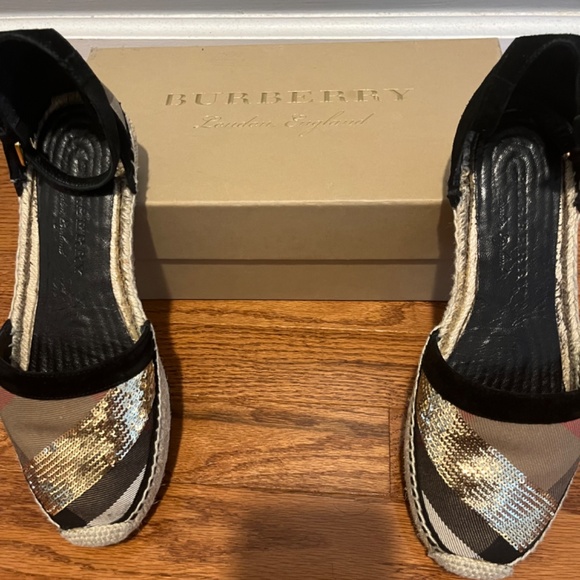 Burberry shoes - Picture 5 of 11